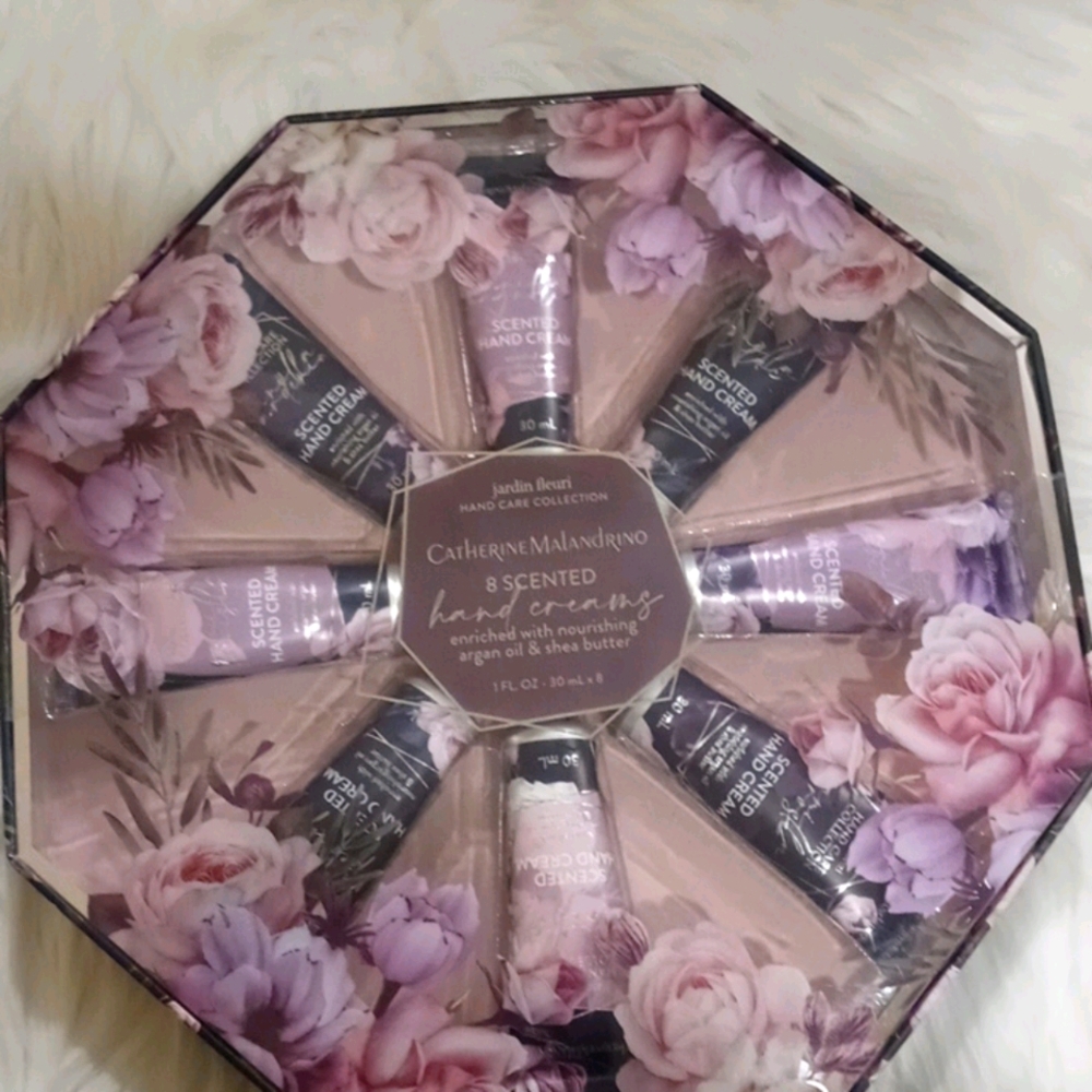 Catherine Malandrino 8 hand creams - Picture 1 of 4
